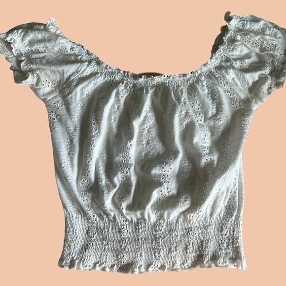 Tops - white lace top ☁️